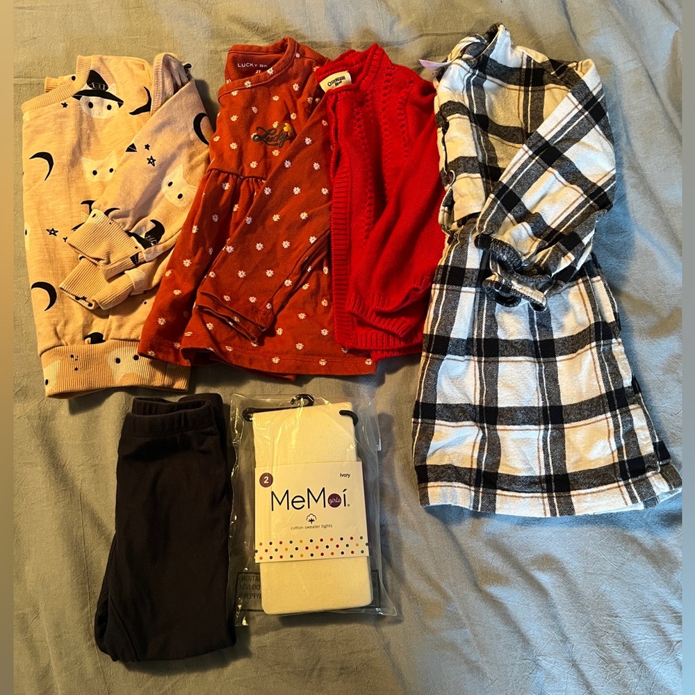 Size 2T Girls Clothes Bundle